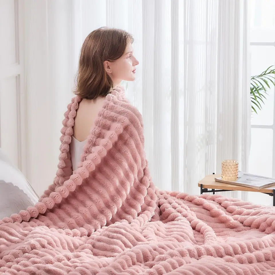 Super Soft Throw Blanket Pink Premium Silky Flannel Fleece 3D Ribbed Jacquard Lightweight Bed Blanket All Season Use (Pink Ribbe