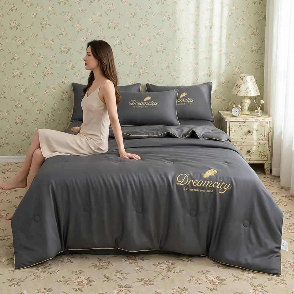 1pc Ultra Soft Summer Cool Quilt Feather embroidery pattern (1 Summer Quilt, Pillow Not Included)  Comfortable Air Conditioner Quilt Multi-Functional Summer Cool Quilt Cool Thin Quilt Bedding