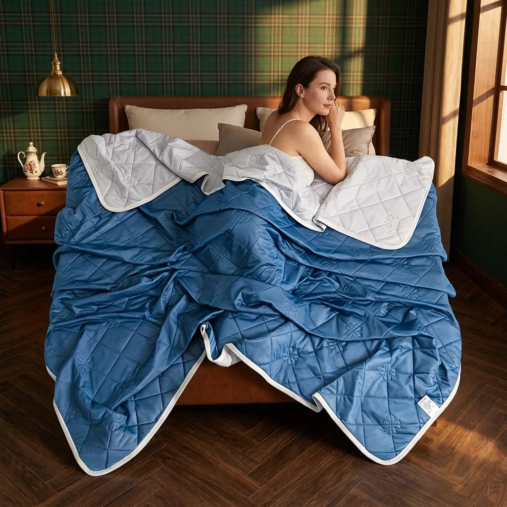 Cooling Thin Quilt for Summer – Lightweight Breathable Ice Silk Blanket, Ultra Soft Quilt for Hot Weather, Ideal for Airy Bedrooms and Comfortable Summer Sleep