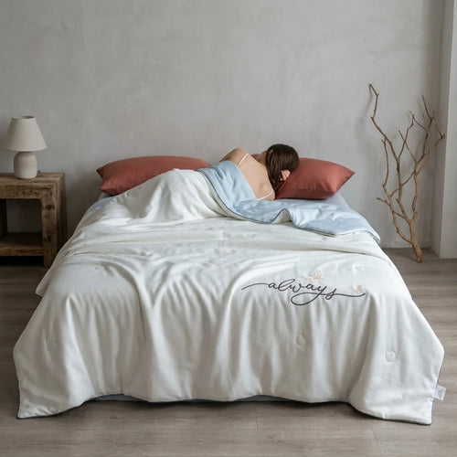 1PC Delicate Dream Butterfly Stitched Summer Quilt 135×200/150×200/200×200/200×230/229×229/229×264cm Portable Lightweight Cooling Bed Blanket Comfortable Sofa Throw for Dorm Office Nap Travel Daily Rest