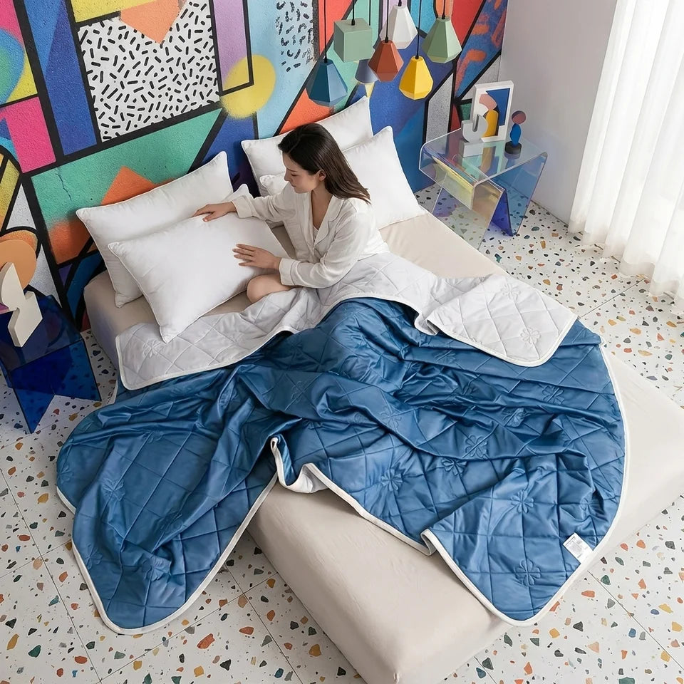 Cooling Thin Quilt for Summer – Lightweight Breathable Ice Silk Blanket, Ultra Soft Quilt for Hot Weather, Ideal for Airy Bedrooms and Comfortable Summer Sleep