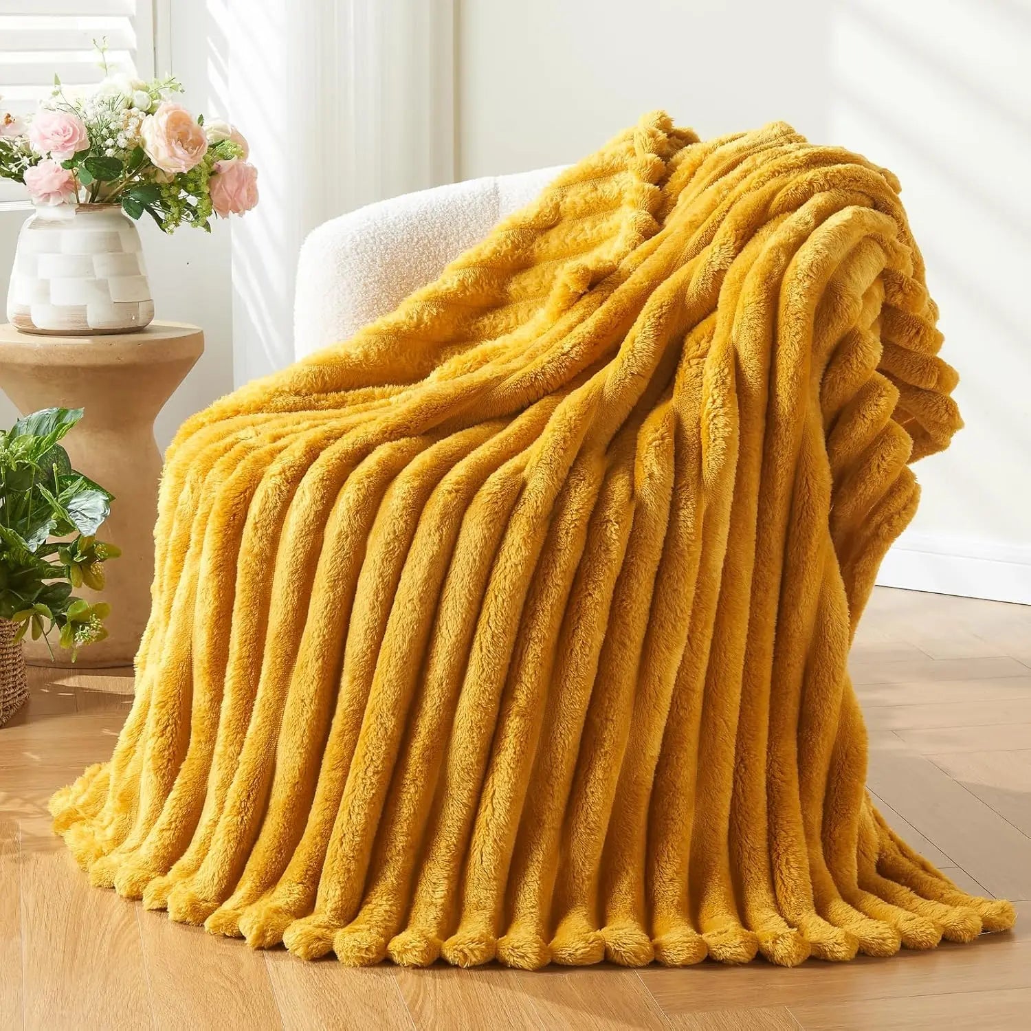Super Soft Throw Blanket Pink Premium Silky Flannel Fleece 3D Ribbed Jacquard Lightweight Bed Blanket All Season Use (Pink Ribbe