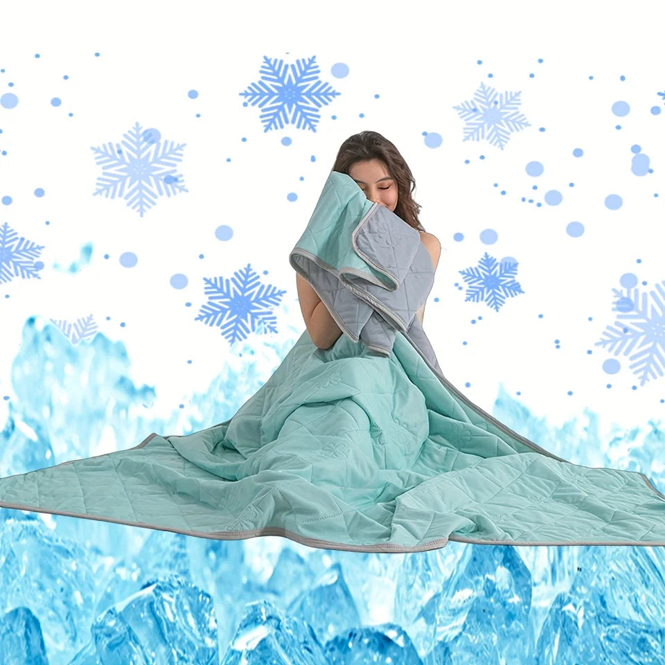 Quilted air-conditioning blanket insert, oversized cool-feeling summer quilt. Skin-friendly, soft, lightweight and breathable solid color quilt, machine washable and easy to care for, versatile home essential and ideal holiday gift.