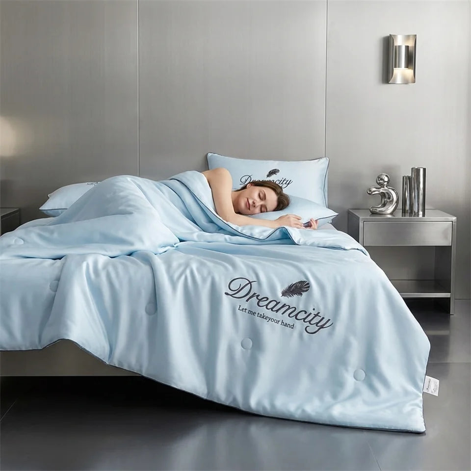 1pc Ultra Soft Summer Cool Quilt Feather embroidery pattern (1 Summer Quilt, Pillow Not Included)  Comfortable Air Conditioner Quilt Multi-Functional Summer Cool Quilt Cool Thin Quilt Bedding